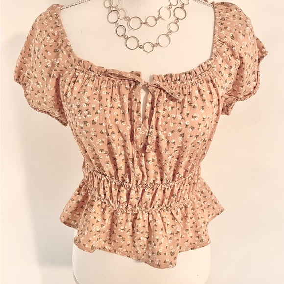 NWT Pink Rose Ditsy Floral Smocked Short Sleeve Blouse - Picture 2 of 8